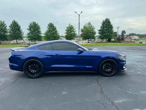 Used 2016 Ford Mustang Coupe RWD image 6