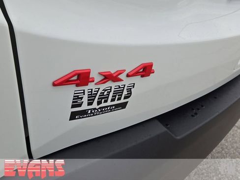 Used 2023 Jeep Renegade Latitude w/ Sun/Sound Group image 3