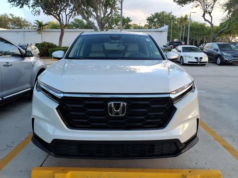 Used 2025 Honda CR-V EX image 2