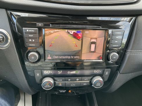 Used 2018 Nissan Rogue SL w/ Premium Package AWD/4WD image 32