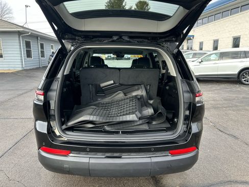 Used 2023 Jeep Grand Cherokee L Limited w/ Black Appearance Package image 26