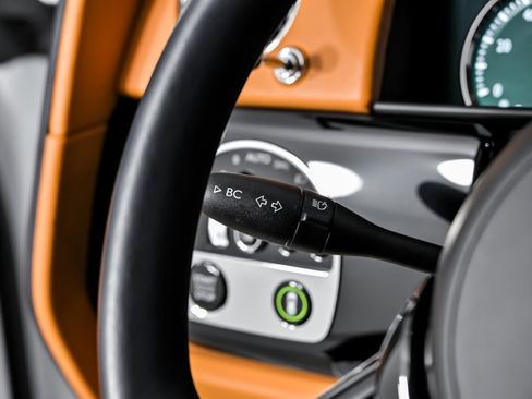 Used 2022 Rolls-Royce Cullinan image 32