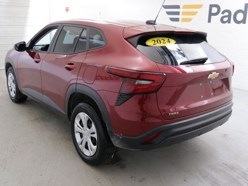 Certified 2024 Chevrolet Trax LS image 6