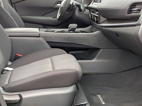 Certified 2026 Nissan Rogue SV AWD/4WD image 26