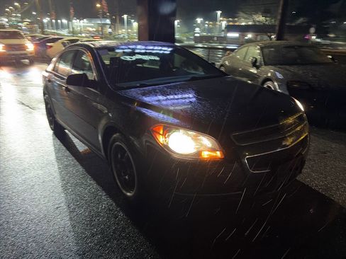 Used 2010 Chevrolet Malibu LT w/ Power Convenience Package image 7