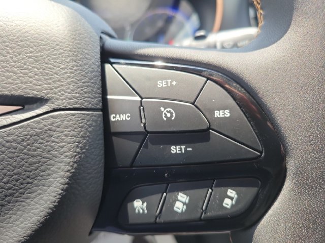 New 2027 Chrysler Pacifica Pinnacle w/ Theater Group FWD image 19