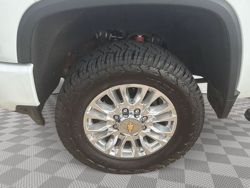 Used 2021 Chevrolet Silverado 2500 High Country w/ Technology Package AWD/4WD image 23