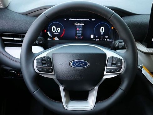 New 2025 Ford Explorer Active image 21