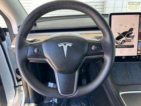 Used 2023 Tesla Model Y Long Range AWD/4WD image 28