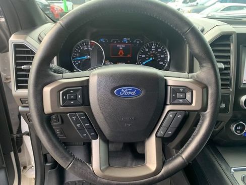 Used 2019 Ford Expedition XLT w/ Equipment Group 202A AWD/4WD image 18