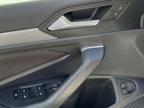Used 2023 Volkswagen Jetta SE w/ Panoramic Sunroof Package FWD image 15