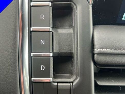 Used 2024 Chevrolet Suburban Z71 w/ Luxury Package image 15