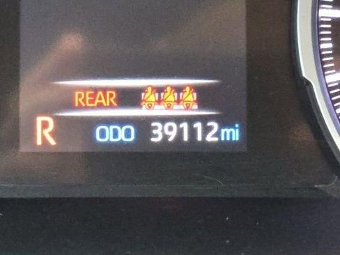 Used 2021 Toyota RAV4 LE image 21