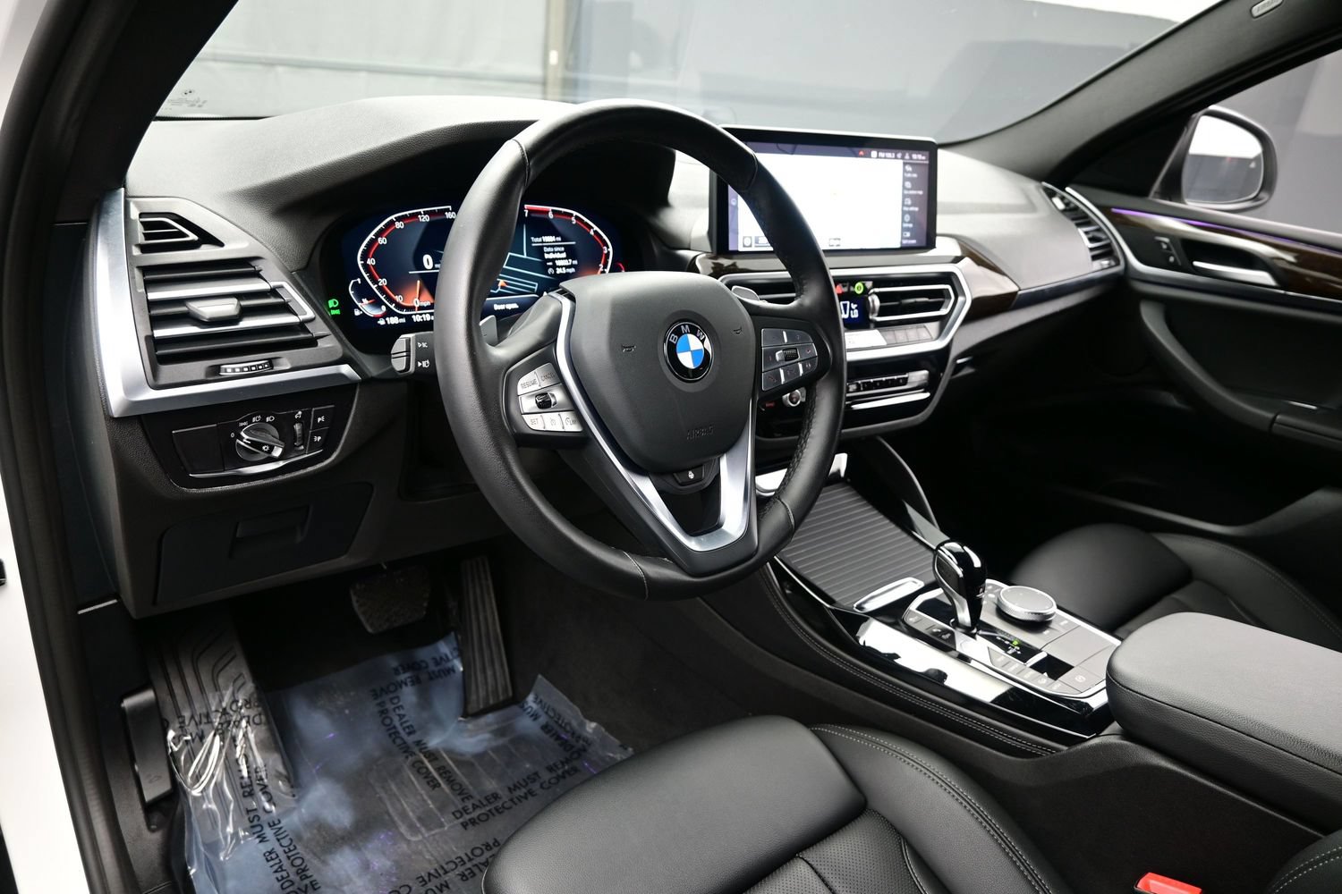 Used 2025 BMW X4 xDrive30i AWD/4WD image 13