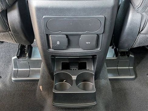 Used 2023 Ford Explorer XLT RWD image 16