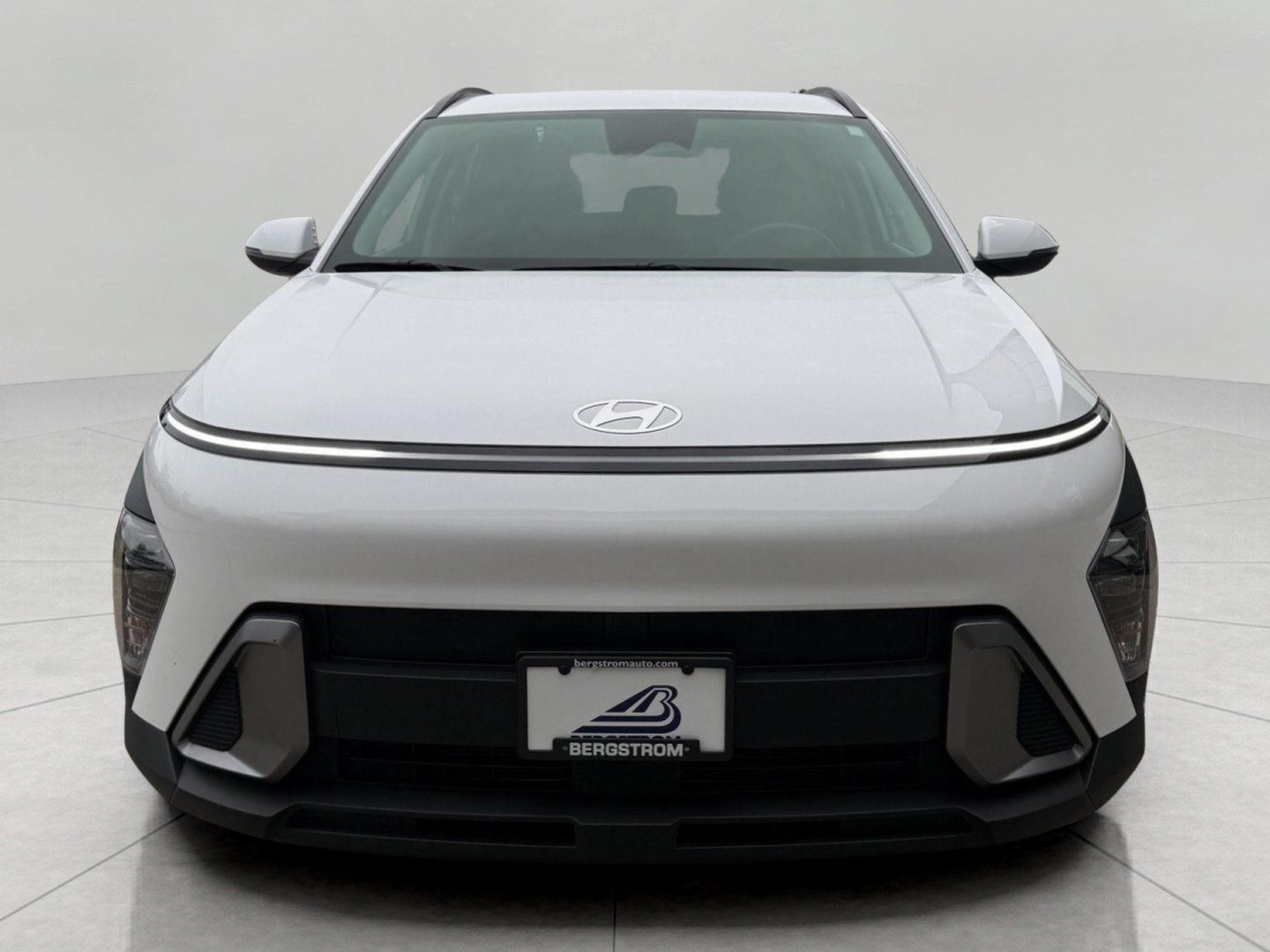 Used 2025 Hyundai Kona SEL AWD/4WD image 4