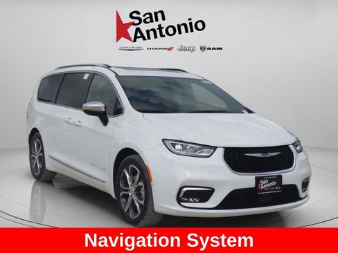 New 2026 Chrysler Pacifica Pinnacle image 2