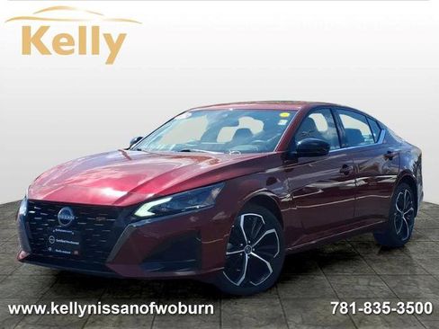 Certified 2025 Nissan Altima 2.5 SR w/ SR Premium Package AWD/4WD image 1