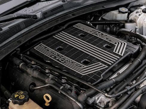 Used 2018 Chevrolet Camaro ZL1 RWD image 33