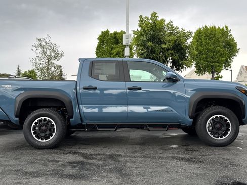 New 2026 Toyota Tacoma TRD Off-Road AWD/4WD image 9