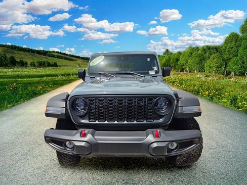 Used 2024 Jeep Wrangler Rubicon AWD/4WD image 2