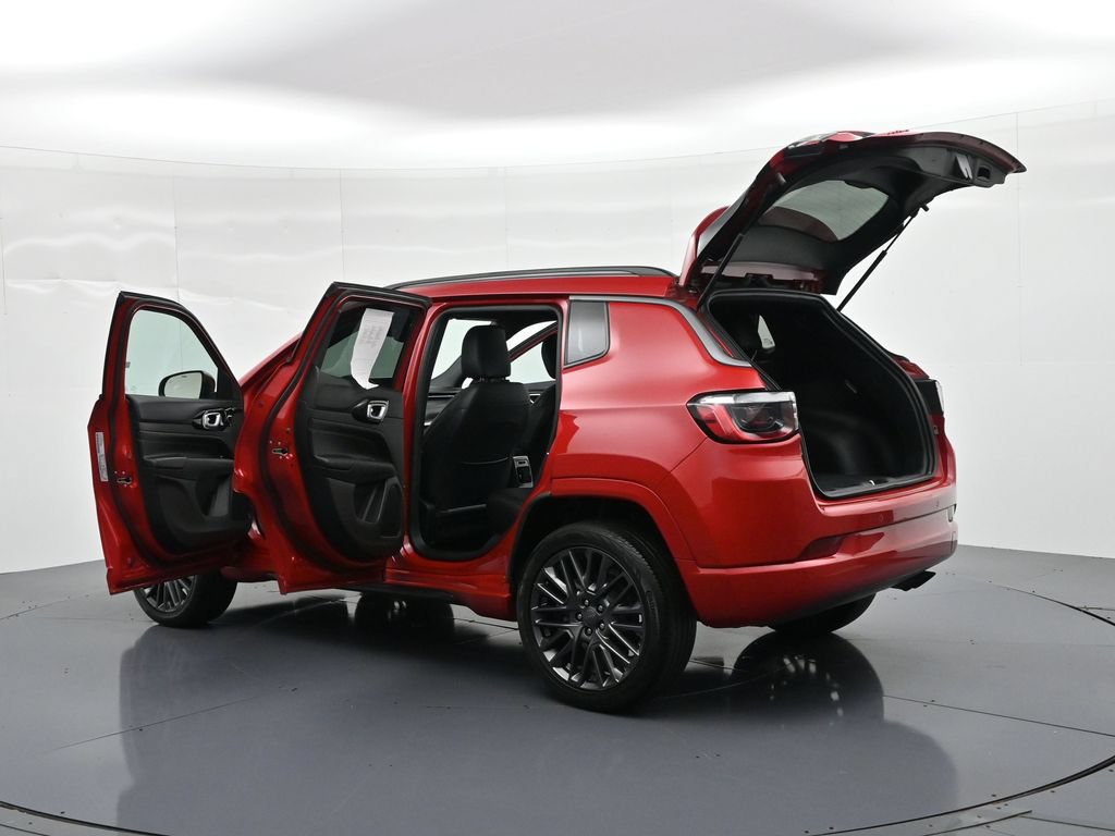 Used 2022 Jeep Compass Limited AWD/4WD image 25