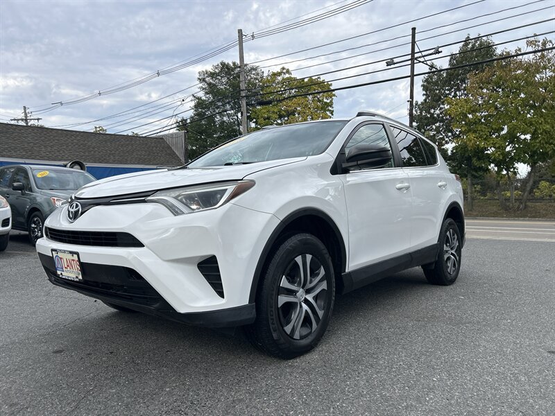 Used 2016 Toyota RAV4 LE AWD/4WD image 1