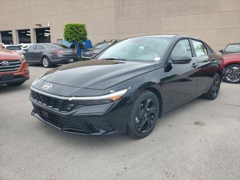 New 2026 Hyundai Elantra SEL Sport Premium image 3