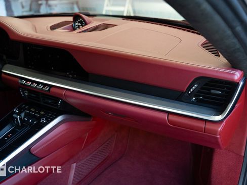 Used 2025 Porsche 911 Carrera image 31