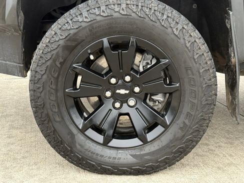 Used 2022 Chevrolet Colorado ZR2 w/ ZR2 Midnight Special Edition image 12