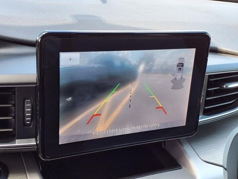 Used 2021 Ford Explorer XLT w/ XLT Sport Appearance Package image 25