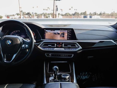 Used 2021 BMW X5 xDrive40i w/ Premium Package image 13