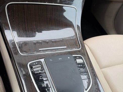 Used 2022 Mercedes-Benz GLC 300 4MATIC image 7