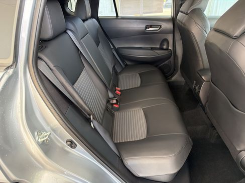 Used 2024 Toyota Corolla Cross AWD Hybrid w/ Convenience Package image 32