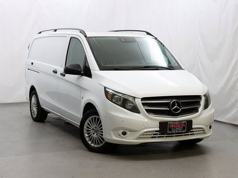 Used 2019 Mercedes-Benz Metris image 1