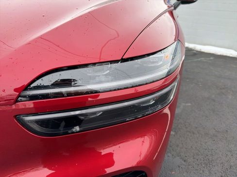 Used 2025 Genesis GV70 3.5T Sport image 9