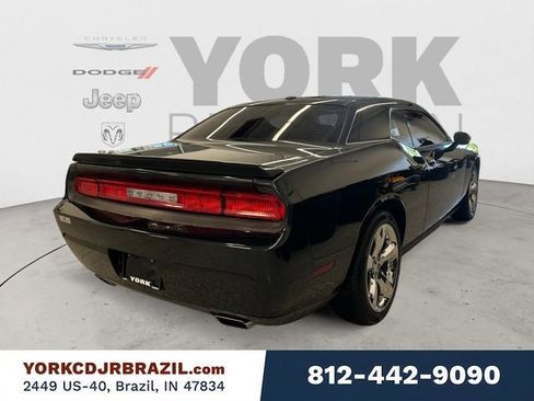 Used 2011 Dodge Challenger R/T RWD image 5
