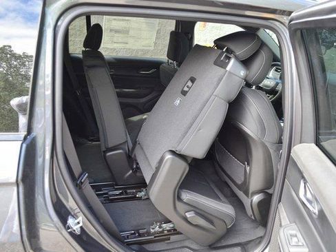 New 2025 Jeep Grand Cherokee L Laredo w/ Luxury Tech Group I image 39