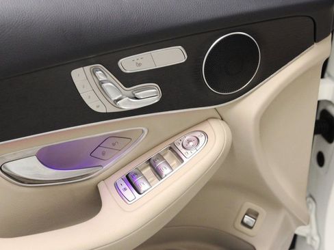 Used 2021 Mercedes-Benz GLC 300 4MATIC image 21