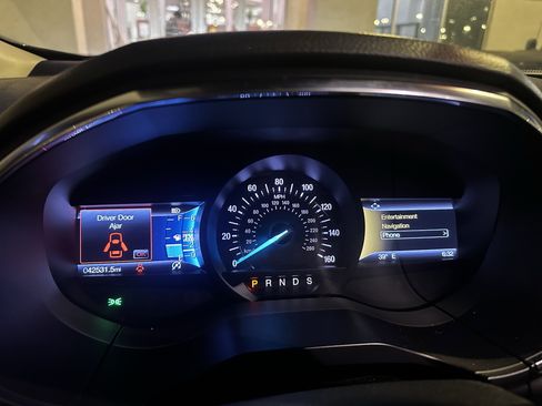 Used 2020 Ford Edge Titanium w/ Equipment Group 301A image 6