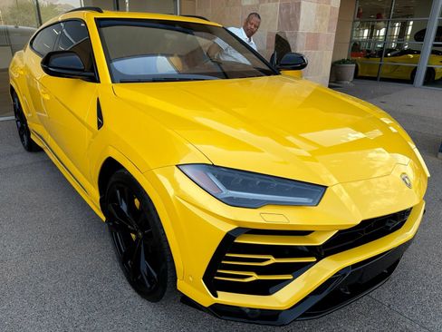 Used 2021 Lamborghini Urus AWD/4WD image 5