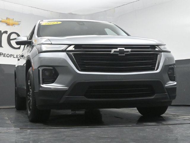 Used 2023 Chevrolet Traverse LS w/ Midnight/Sport Edition FWD image 3