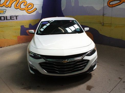 Used 2022 Chevrolet Malibu LT image 3