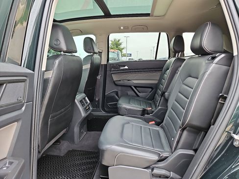 Certified 2022 Volkswagen Atlas SEL Premium image 11