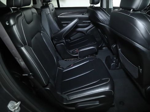 Used 2023 Jeep Grand Cherokee L Limited AWD/4WD image 32