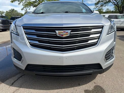 Used 2019 Cadillac XT5 FWD image 2