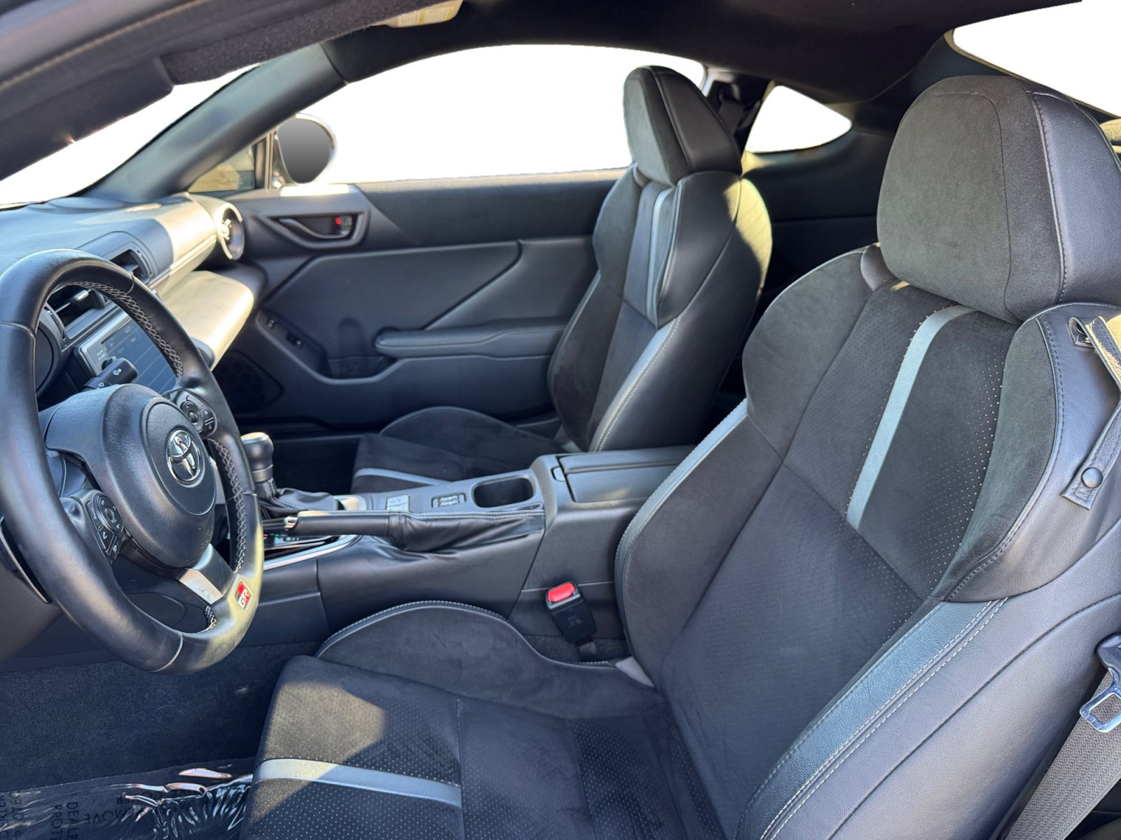 Used 2023 Toyota GR86 Premium w/ ALL Weather Mat Package (TMS) RWD image 9