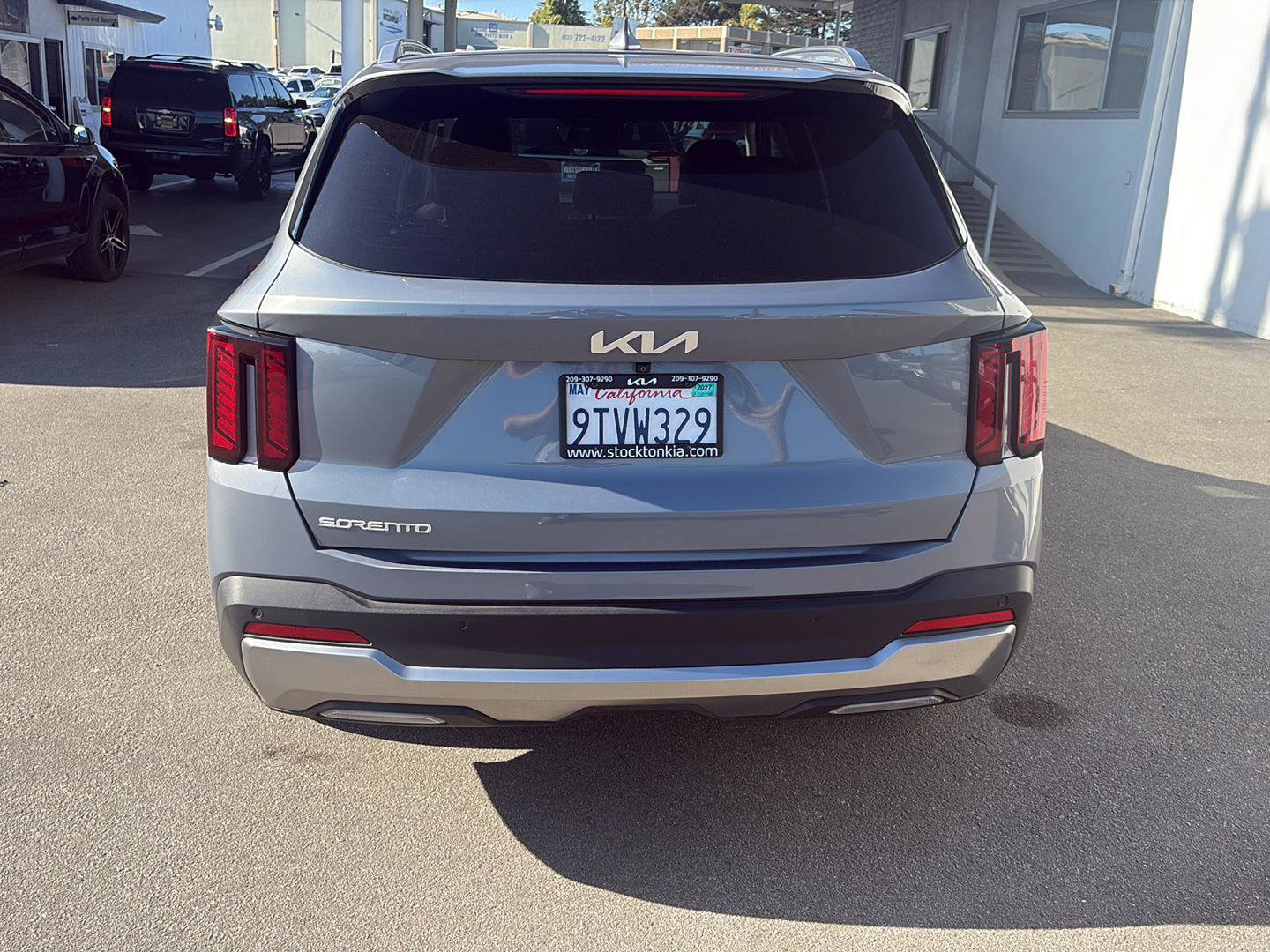 Used 2025 Kia Sorento S w/ Panoramic Sunroof Package FWD image 4