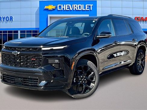 Used 2025 Chevrolet Traverse RS w/ LPO, Floor Liner Package image 3