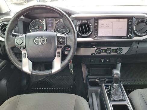 Used 2020 Toyota Tacoma SR5 RWD image 9